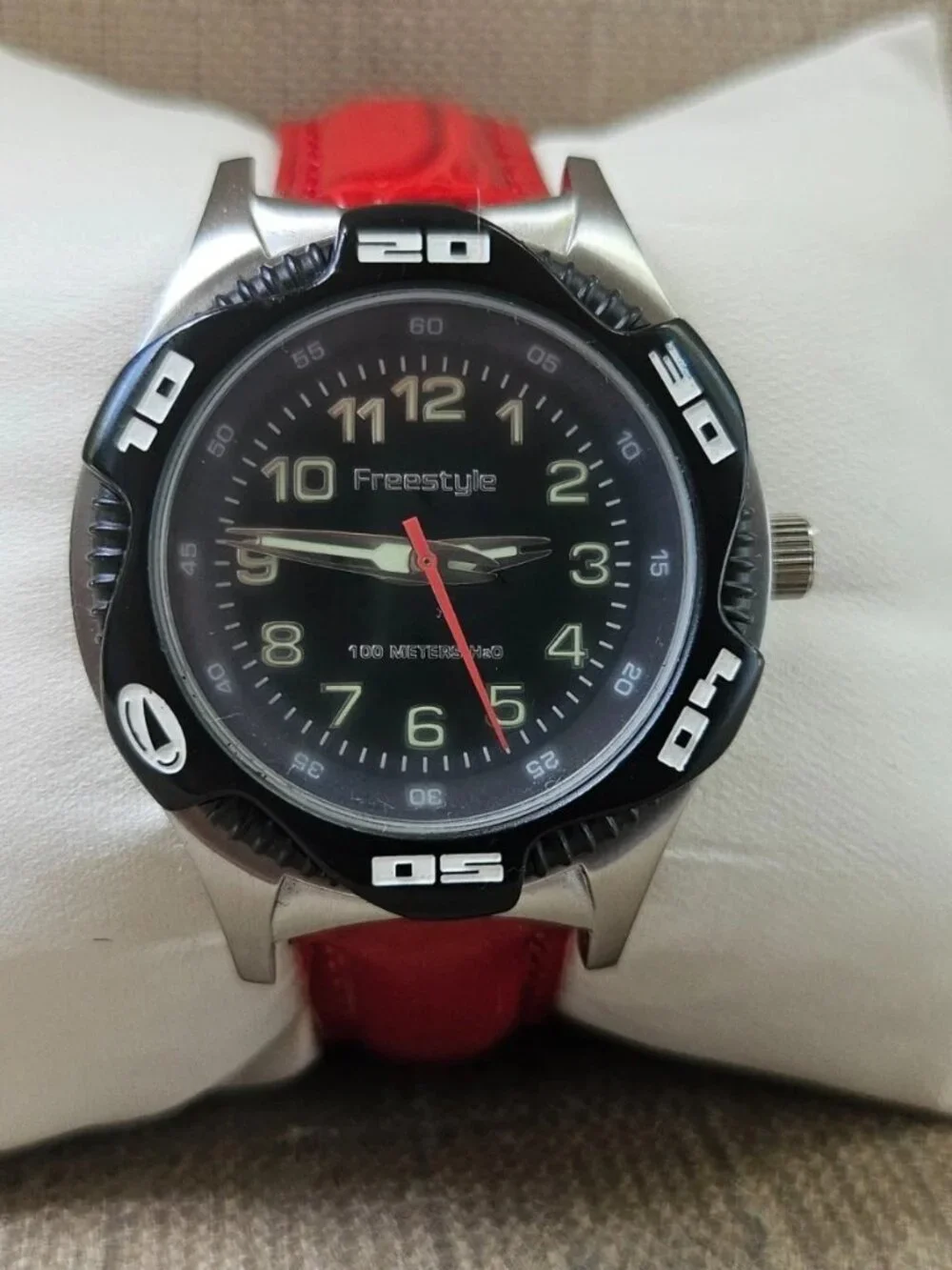 Freestyle Wristwatch Quartz Analog Red Leather Strap Unisex Wrist Watch